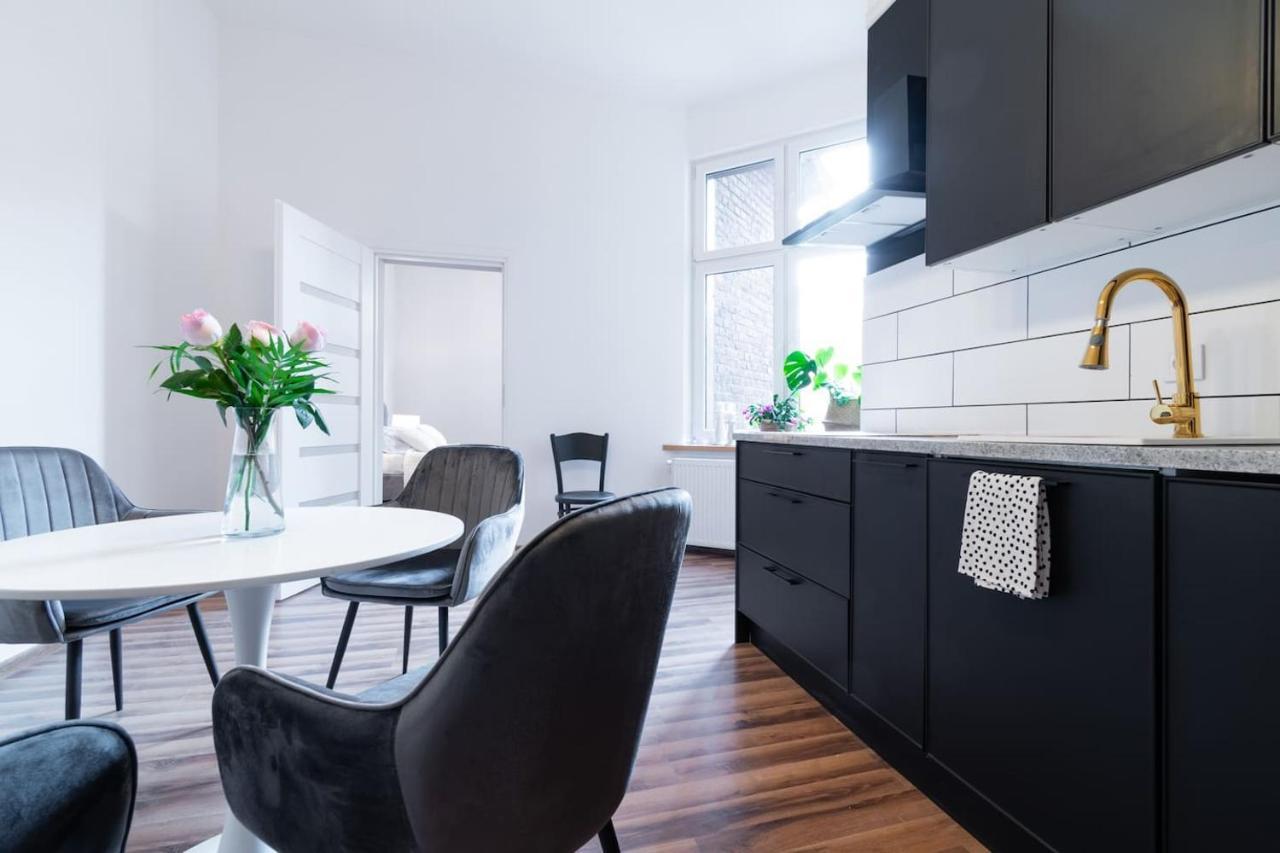 Opera Appartement Bytom Buitenkant foto