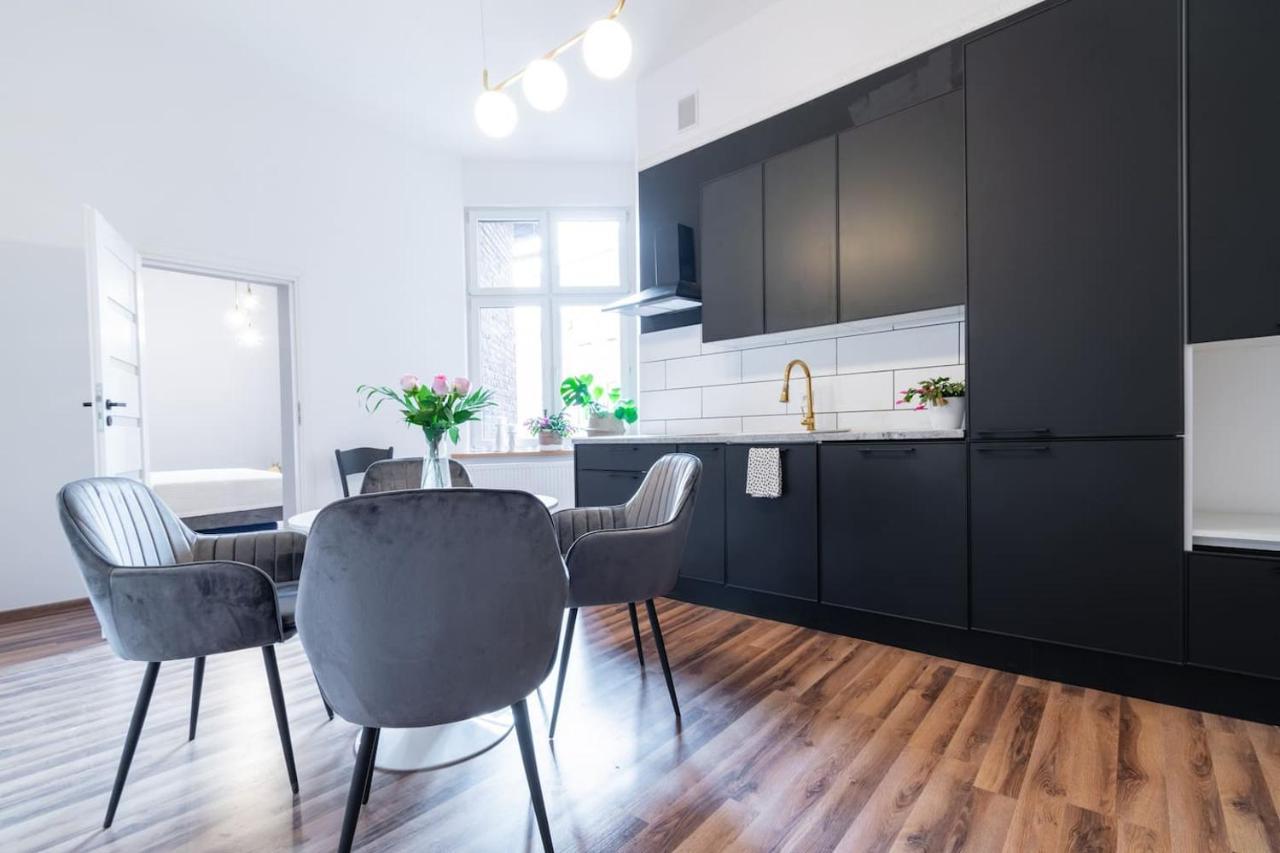 Opera Appartement Bytom Buitenkant foto