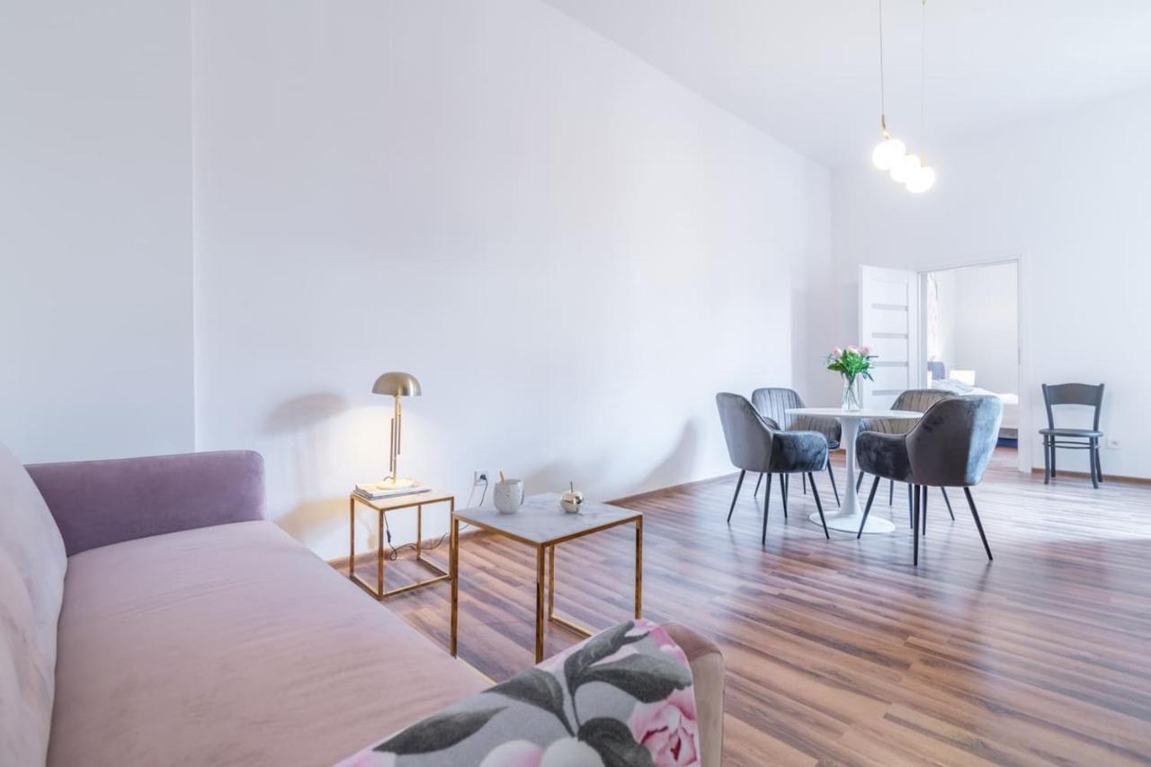 Opera Appartement Bytom Buitenkant foto